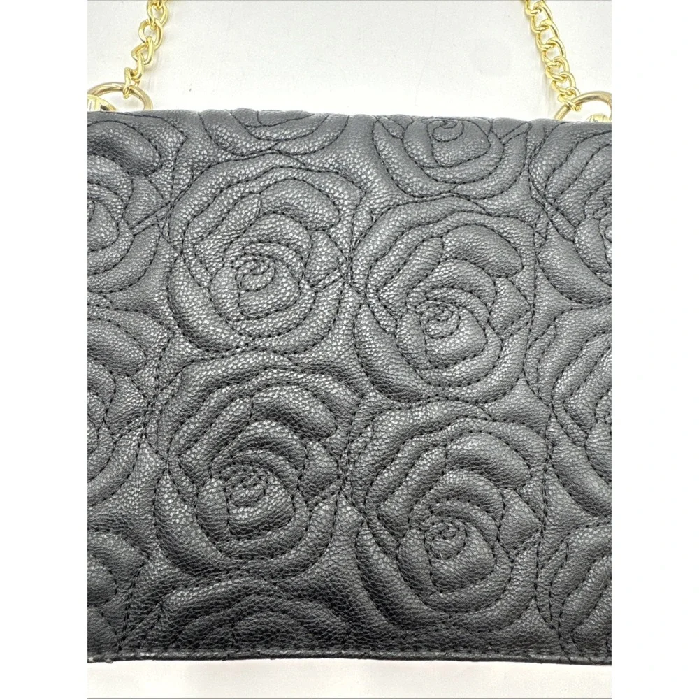 Betsey Johnson Black White Stripe Crossbody Bag Red Gold Chain Black Strap Roses